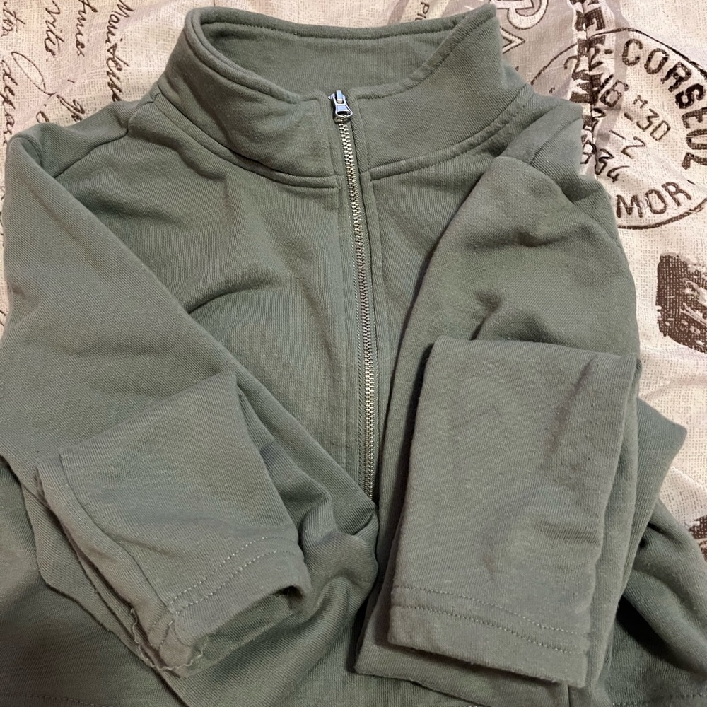 Forever 21 cropped shirt